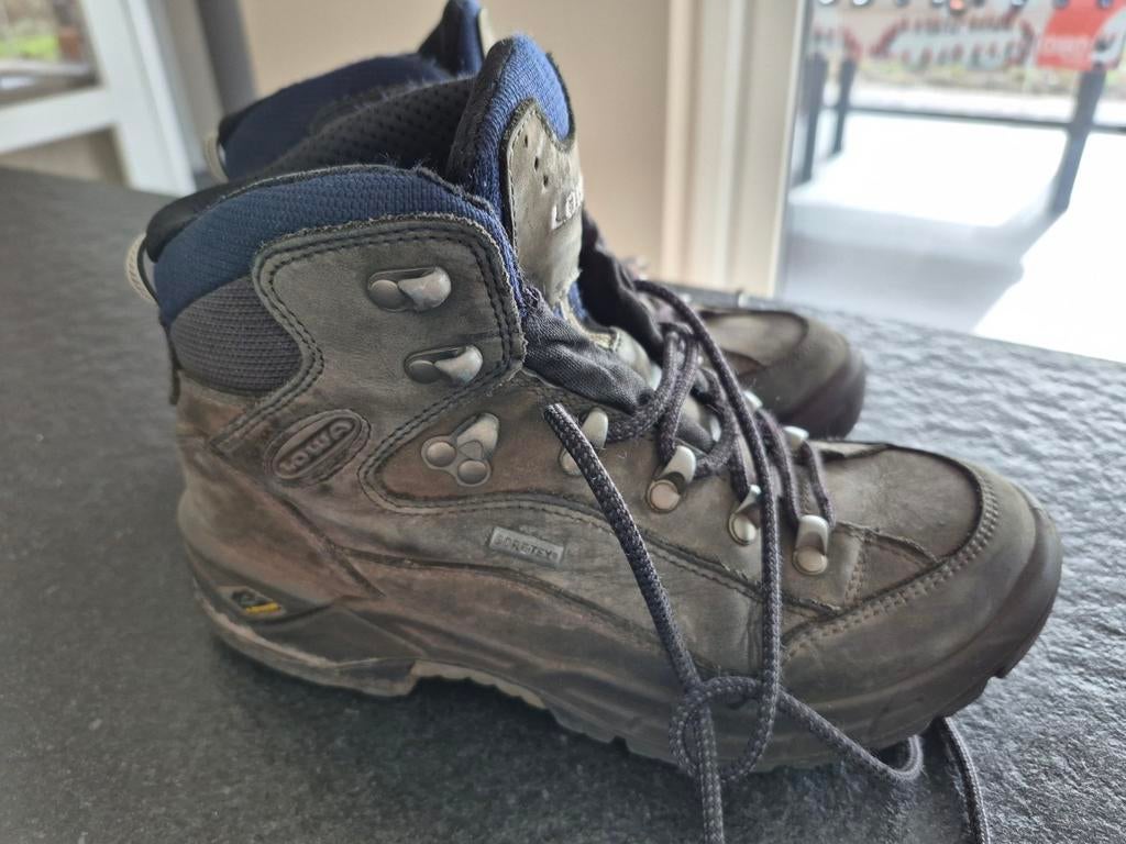Lowa wandelschoenen maat 38, Ophalen, Gebruikt, Schoenen