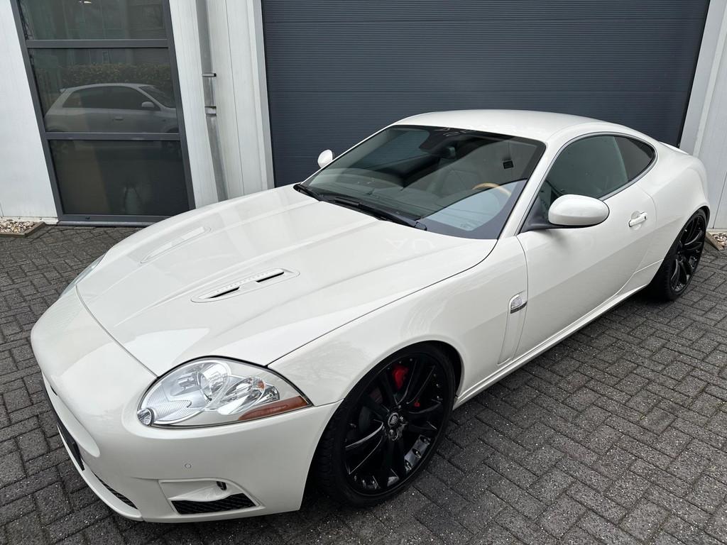 Jaguar XKR 4.2 V8 Coupé 416 Pk Supercharged Youngtimer Navi, Gebruikt, Wit, Bedrijf, Navigatiesysteem