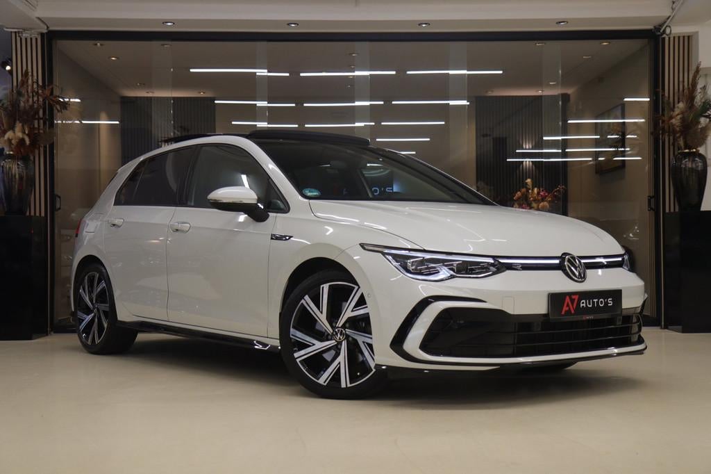 Volkswagen Golf 1.5 eTSI R-Line 3XR-LINE /PANO/H&K/CAM/CARPL, Stof, 4 cilinders, 150 pk, Wit
