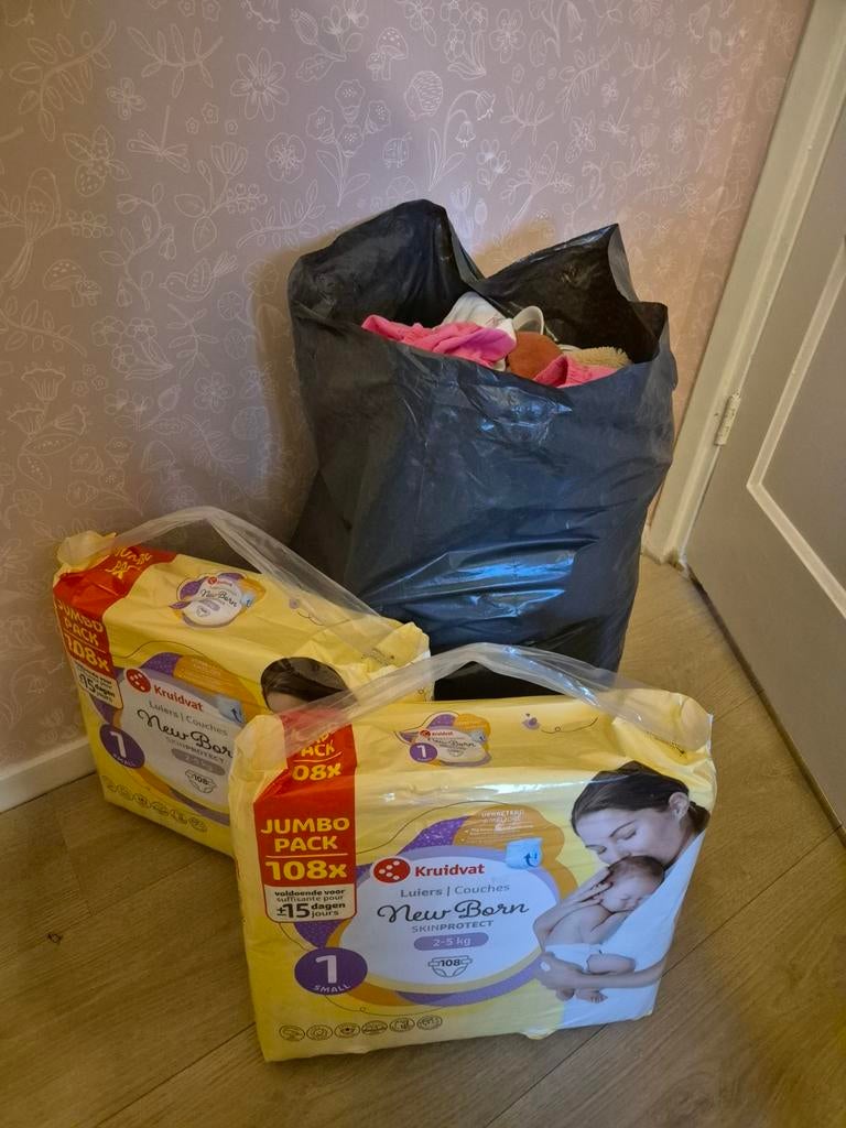 Vuilniszak vol baby meisjes kleding maat 50/56 en luiers, Ophalen of Verzenden, Zo goed als nieuw, Onbekend, Meisje