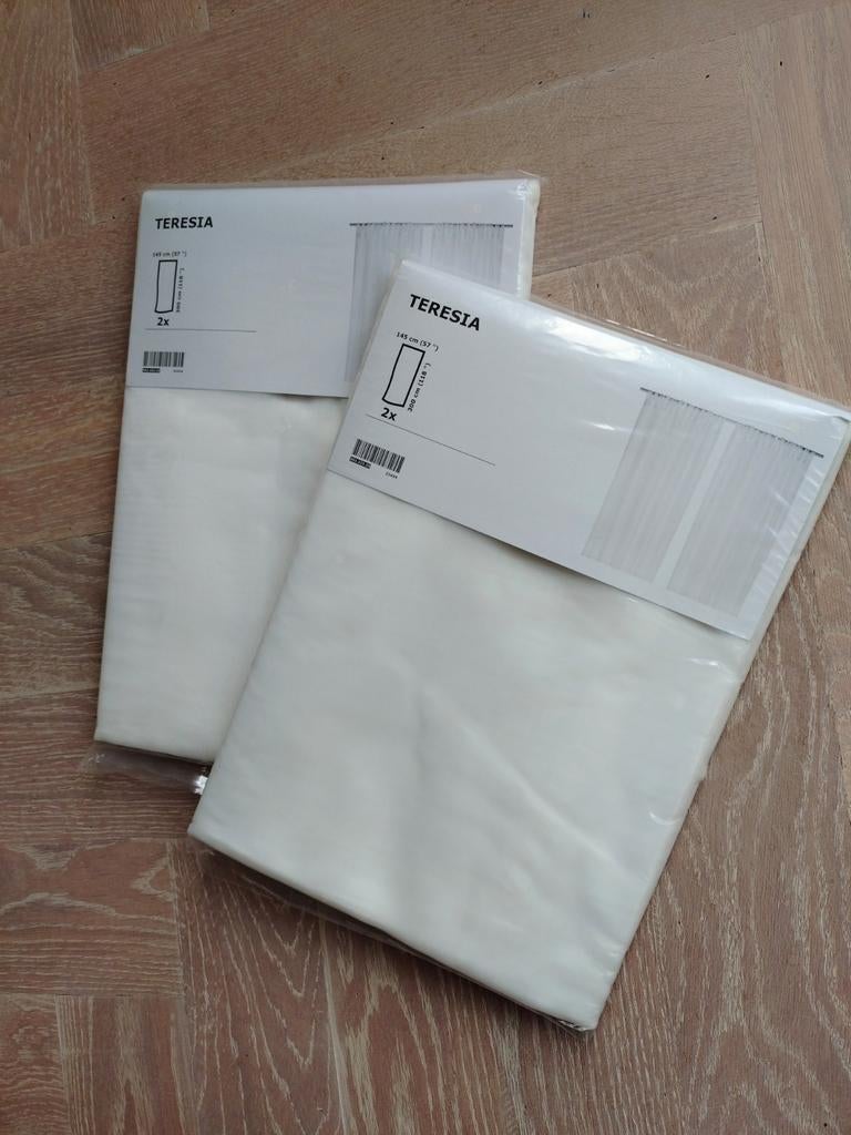 Twee stuks witte vitrage in verpakking 300 x 145, Huis en Inrichting, Ophalen of Verzenden, Nieuw, Wit, Tafelkleed of Tafelzeil