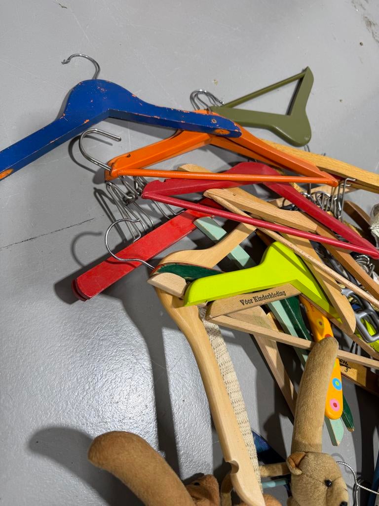 Partij diverse kledinghangers, Ophalen of Verzenden, Gebruikt, Hout, Kinderen en Volwassenen