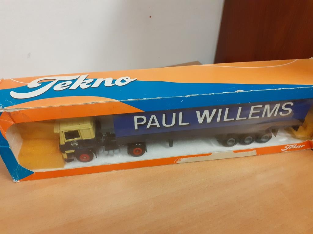 Volvo F10 Paul Willems Tekno 1:50, Hobby en Vrije tijd, Modelauto's | 1:50, Ophalen of Verzenden, Bus of Vrachtwagen, Tekno