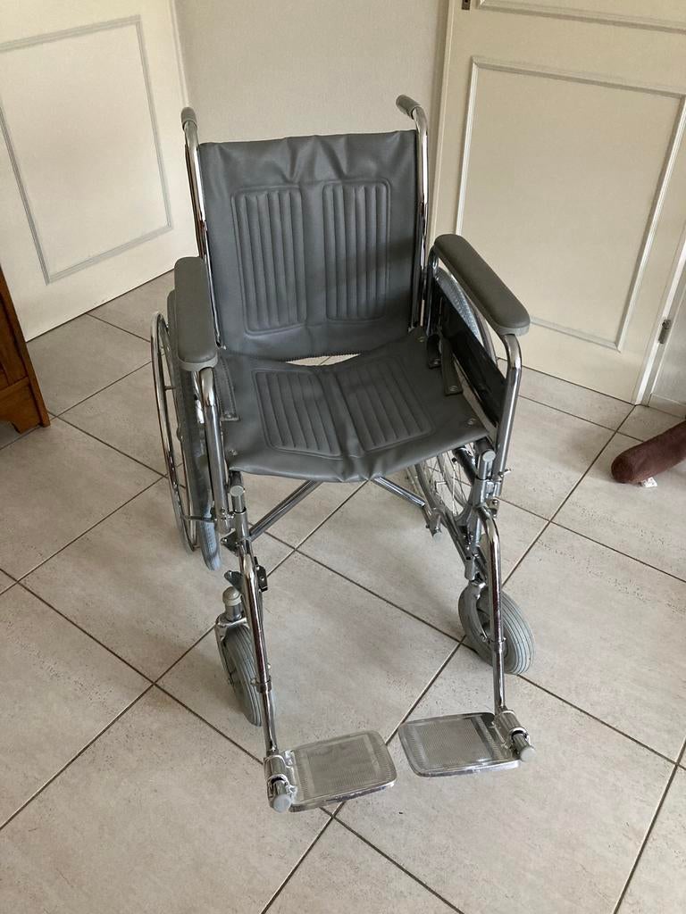 Rolstoel, opvouwbaar, grote wielen, Ophalen, Inklapbaar, Zo goed als nieuw, Duwrolstoel