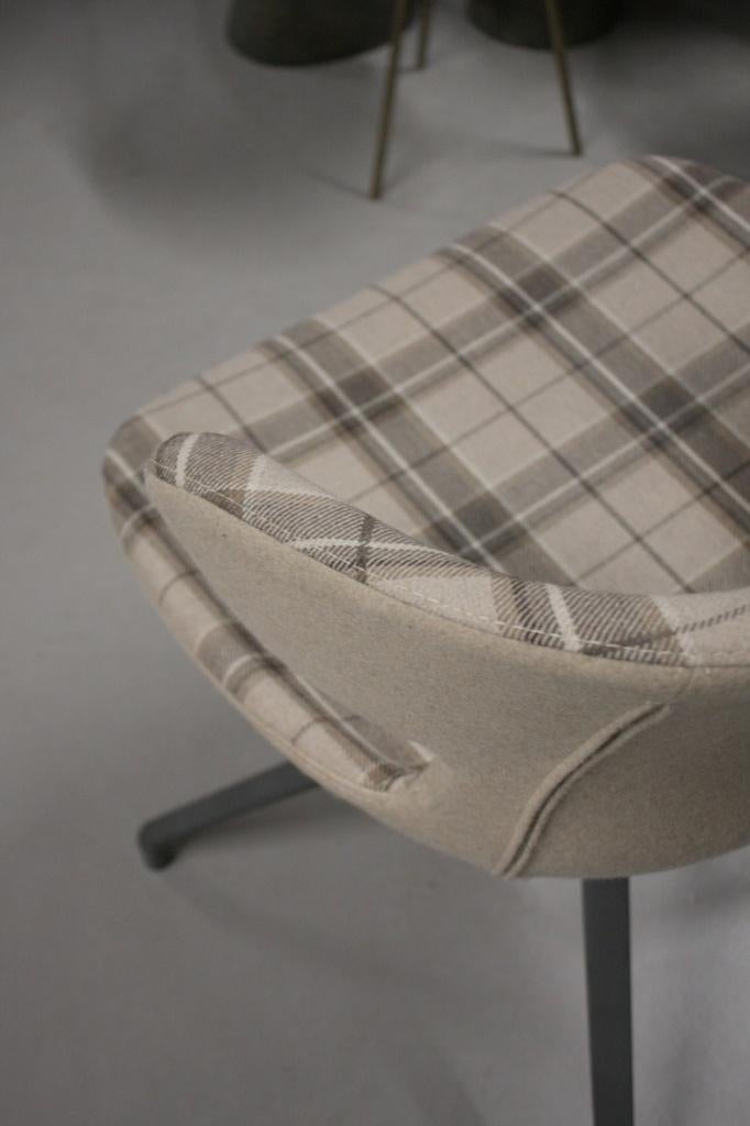 4 x luxe eetkamerstoel COVE Dorigo design draaibaar beige, Ophalen, Overige kleuren, Zo goed als nieuw, Stof