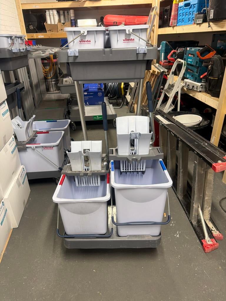 2x Vileda Professionele Schoonmaakwagen / Werkkar, Huis en Inrichting, Schoonmaakartikelen, Dweilemmer, -bak, of -wagen, Ophalen