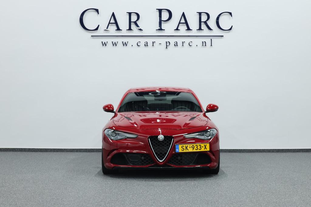 Alfa Romeo Giulia 2.9 V6 Quadrifoglio 570+PK Squadra CARBON/, Auto's, Automaat, Achterwielaandrijving, Gebruikt, 1595 kg