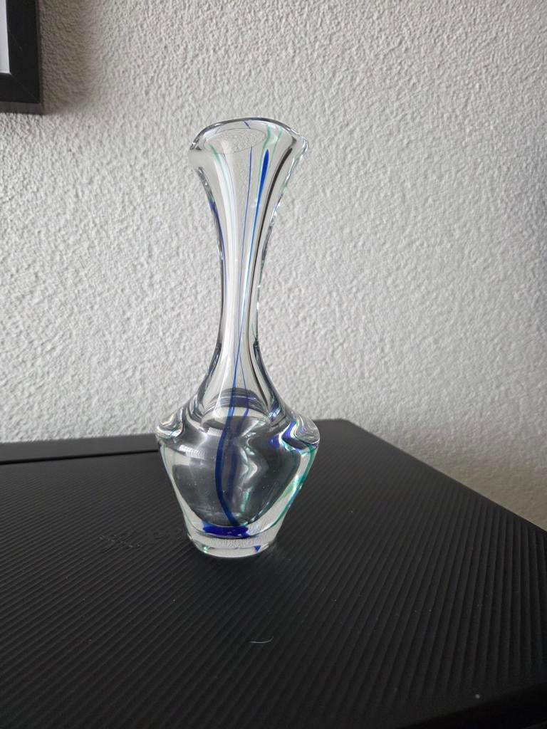 Max Verboeket Glazen vaas met blauwe en groene strepen, Ophalen of Verzenden