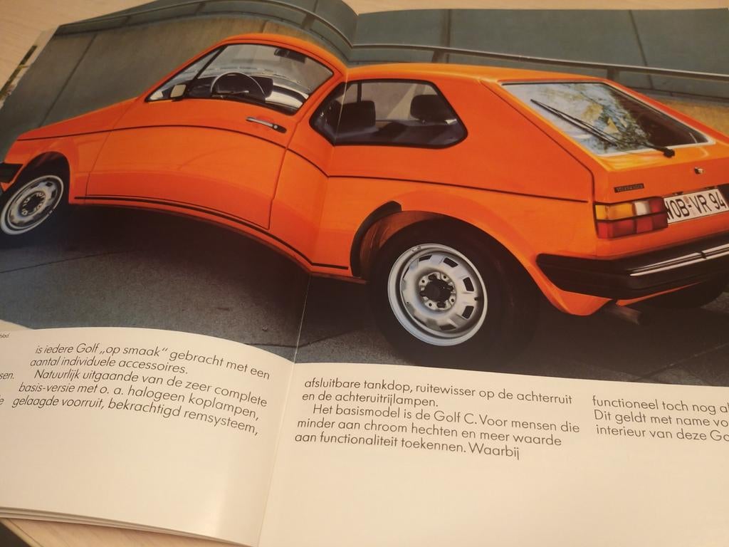 1982 dikke Nederlandse volkswagen Golf 1 brochure óók GTI, Boeken, Ophalen of Verzenden, Zo goed als nieuw, Volkswagen