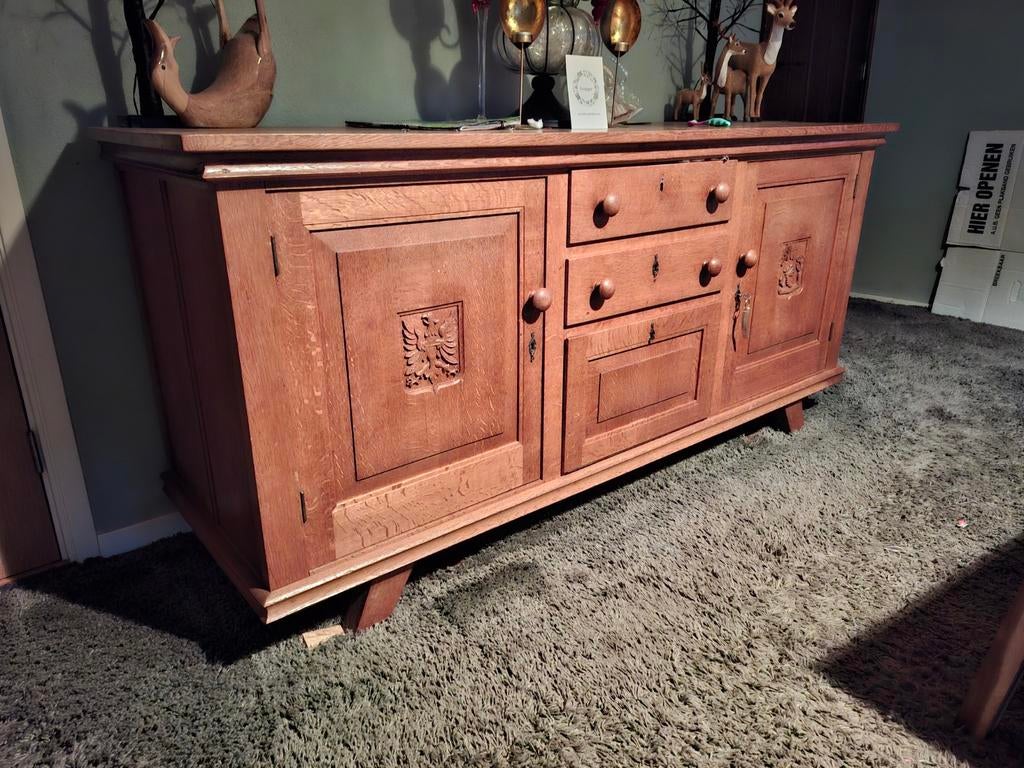 Antiek eiken dressoir met houtsnijwerk, Huis en Inrichting, Kasten | Dressoirs, Ophalen, Gebruikt, 150 tot 200 cm, Eikenhout