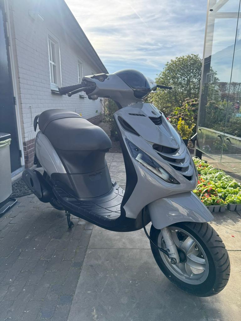 ⭐️Piaggio zip 4 takt 50cc carburateur zeer nette staat⭐️, Ophalen of Verzenden, Zo goed als nieuw, Tweetakt, Zip