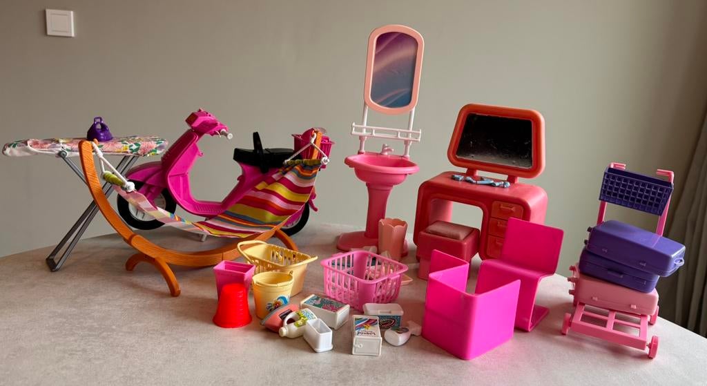 Barbie meubelen divers mattel en merkloos, Ophalen of Verzenden, Gebruikt, Accessoires