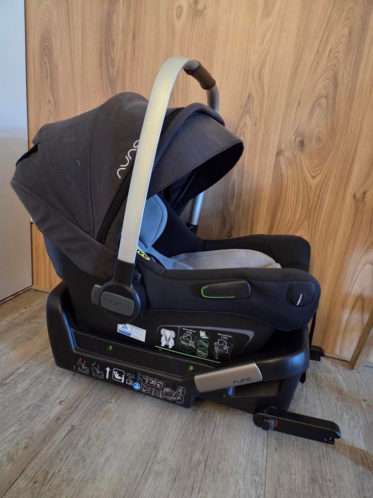 Nuna Pipa Next autostoel met Isofix base, Overige merken, Ophalen of Verzenden, Zo goed als nieuw, Isofix
