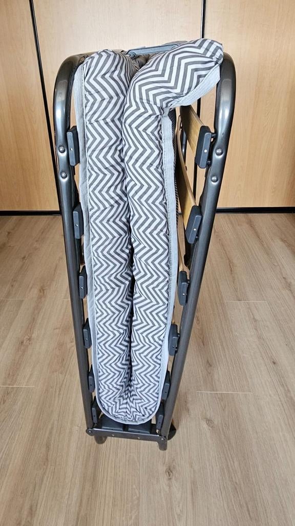 Inklapbaar logeerbed, Ophalen, Eenpersoons, 190 cm of minder, Zo goed als nieuw