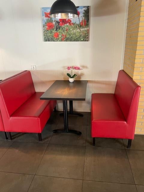 3 bankjes en 2 tafels, Ophalen, Kunststof, Gebruikt, Overige maten