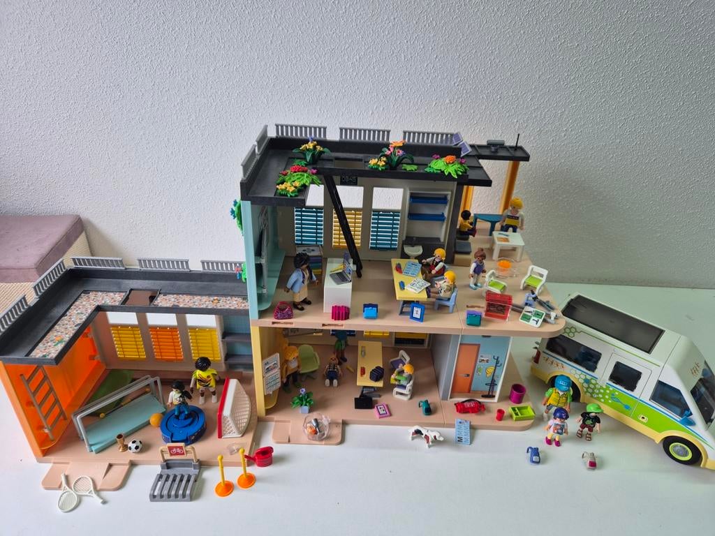 PLAYMOBIL School 71327 met Gymzaal en Schoolbus, Kinderen en Baby's, Speelgoed | Playmobil, Ophalen of Verzenden, Zo goed als nieuw