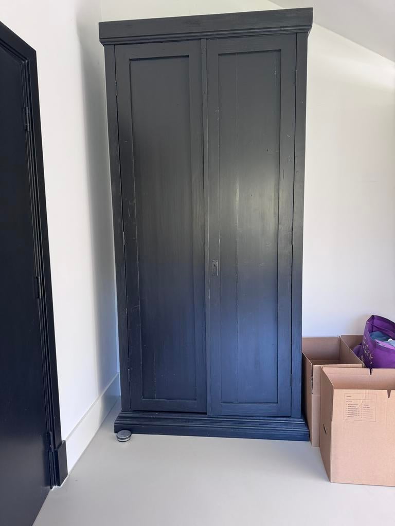 Hoge grenenkast (binnenkant planken), Huis en Inrichting, Kasten | Kledingkasten, Ophalen, Met plank(en), Gebruikt, 100 tot 150 cm