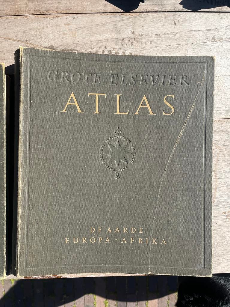 Grote Elsevier Atlas - De Aarde, Europa, Afrika, Amerika, Az, Gelezen, Overige atlassen, Ophalen of Verzenden, 1800 tot 2000