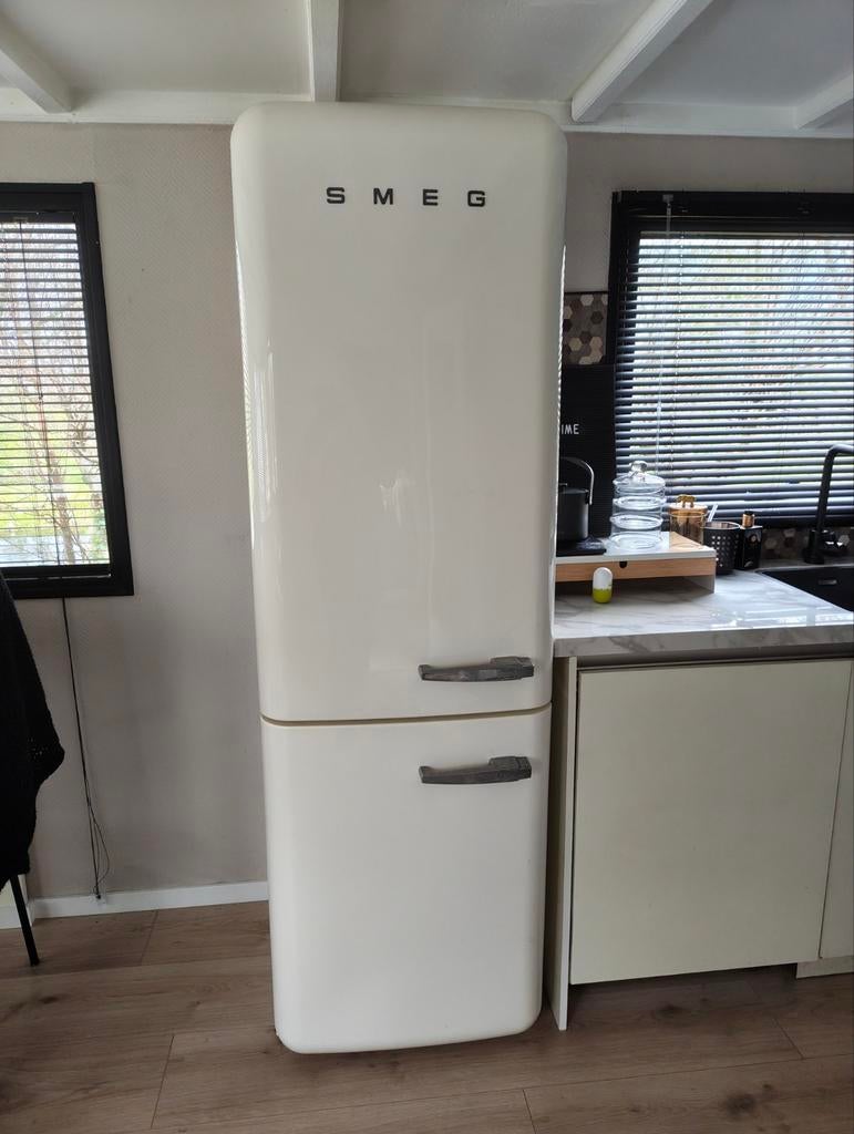 Smeg Koel/Vries Combinatie - Stijlvol en Functioneel, 200 liter of meer, Ophalen of Verzenden, Met aparte vriezer, 160 cm of meer
