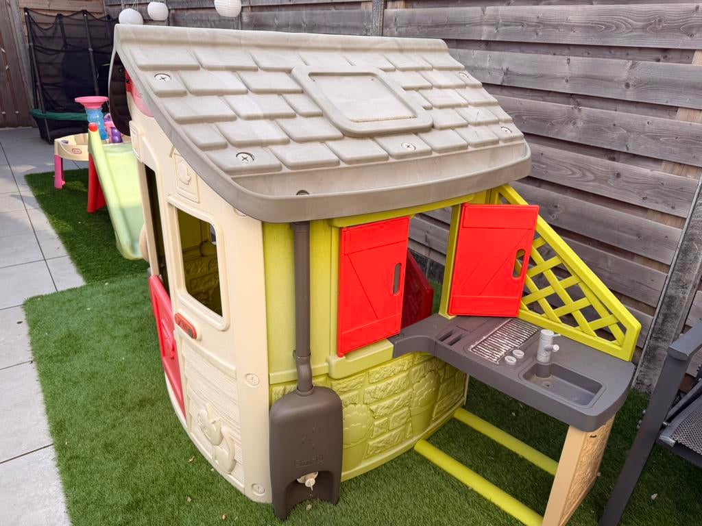 Smoby speelhuisje met keuken en picknicktafel, Ophalen, Zo goed als nieuw, Kunststof