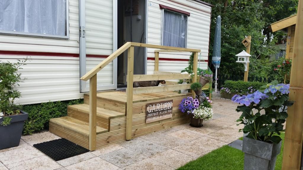 Robuuste opstap met bordes voor caravan, chalet of tinyhouse, Ophalen of Verzenden, Nieuw