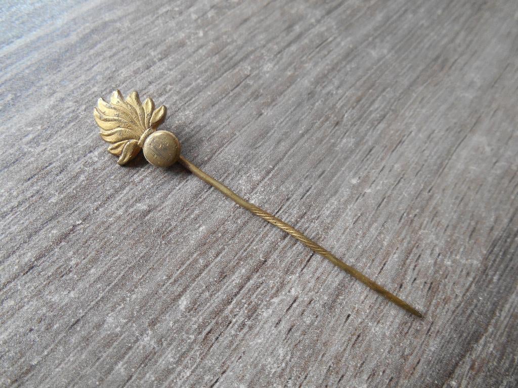 Garderegiment Grenadiers insigne goudkleurig, Ophalen of Verzenden, Landmacht, Nederland, Overige typen