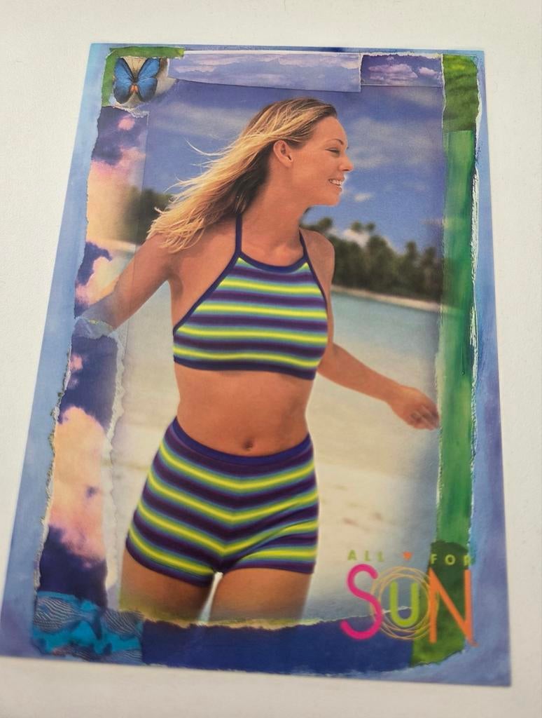 Knappe blonde vrouw in badkleding van Target, Verzenden, 1980 tot heden, Ongelopen, Overige thema's