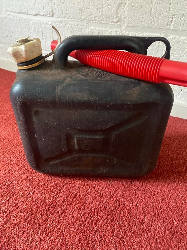Jerrycan met schenktuit - 5 liter, Ophalen, Gebruikt, Universele onderdelen
