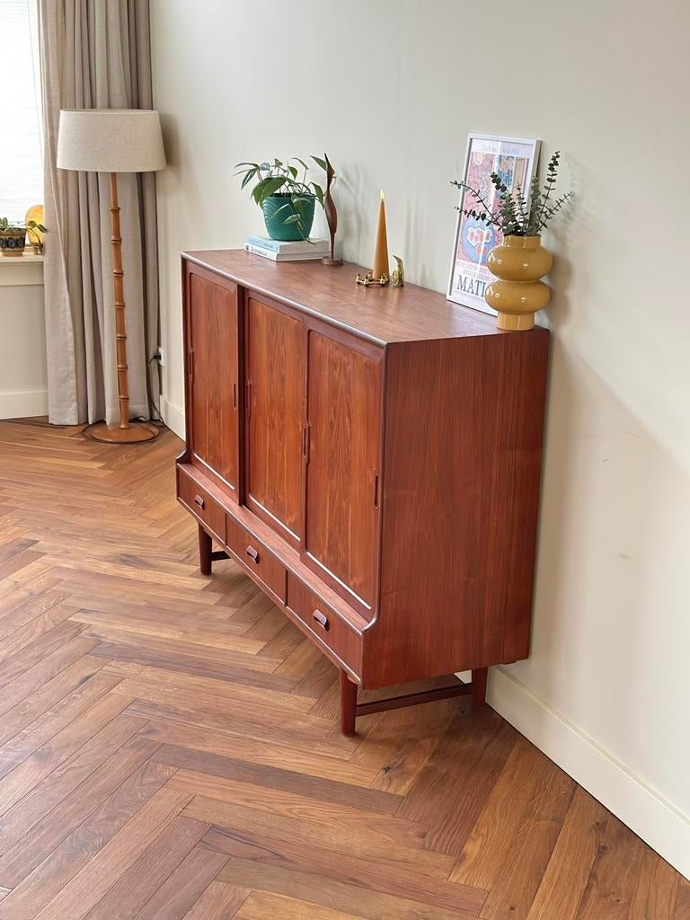 Vintage wandmeubel highboard Deens teak hout jaren 50/60/70, Huis en Inrichting, Kasten | Wandmeubels, Ophalen, Gebruikt, Met deur(en)