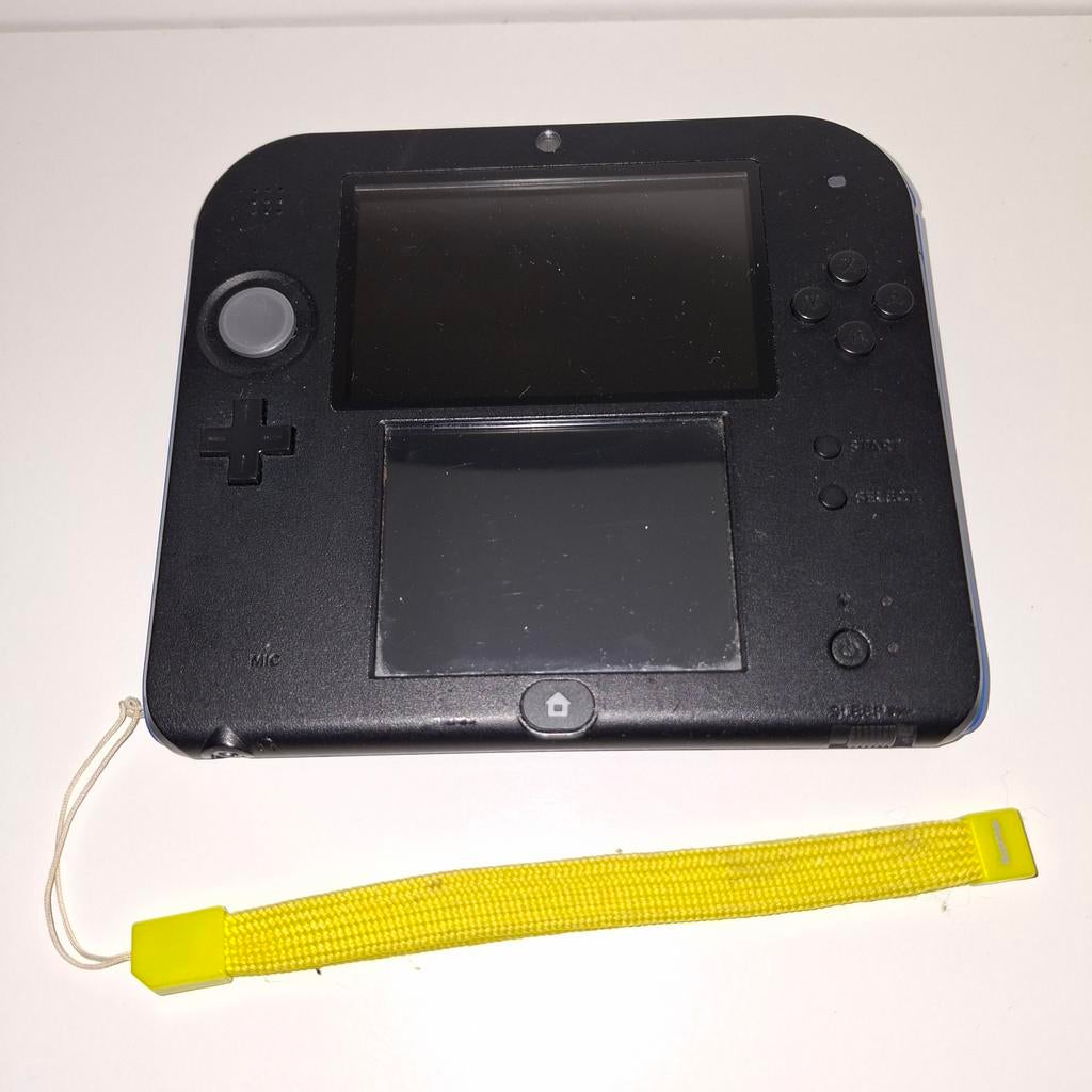 Nintendo 2DS + 3 Spellen + Beschermhoes te ruil tegen 3DS, Ophalen, Gebruikt, Zwart, 2DS
