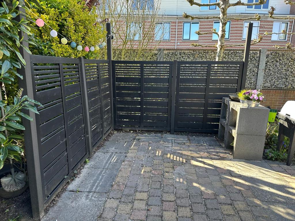 Zwarte houten lamellen louvre tuinschermen 140x 515 cm, Tuin en Terras, Schuttingen, Ophalen, 3 tot 6 meter, Hout, 1 tot 2 meter