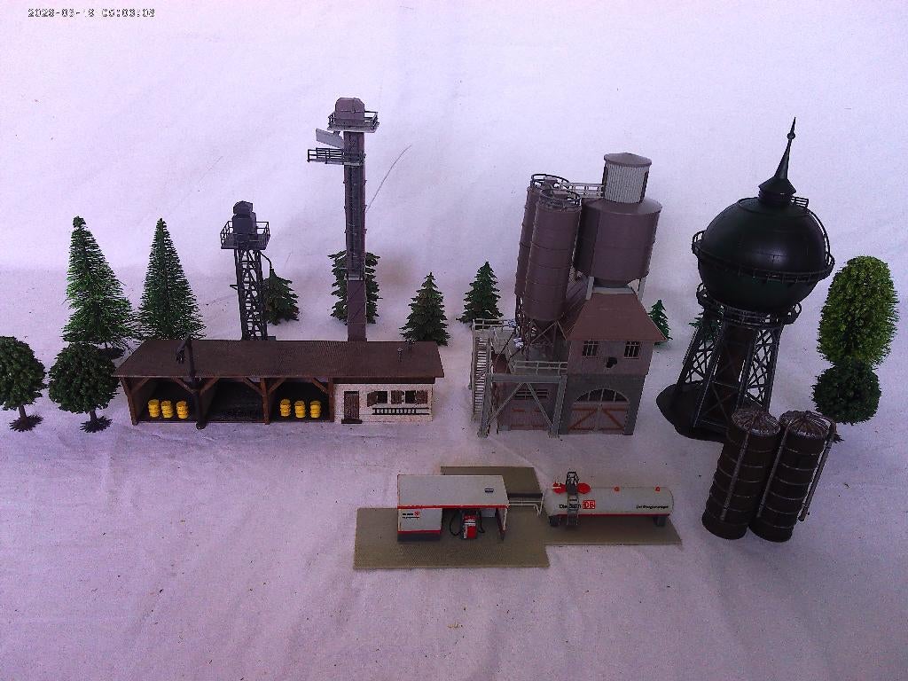 8 Delig Olie depot 1-87 HO Kibri Faller v Marklin, Overige merken, Gebruikt, Gelijkstroom of Wisselstroom, Brug, Tunnel of Gebouw