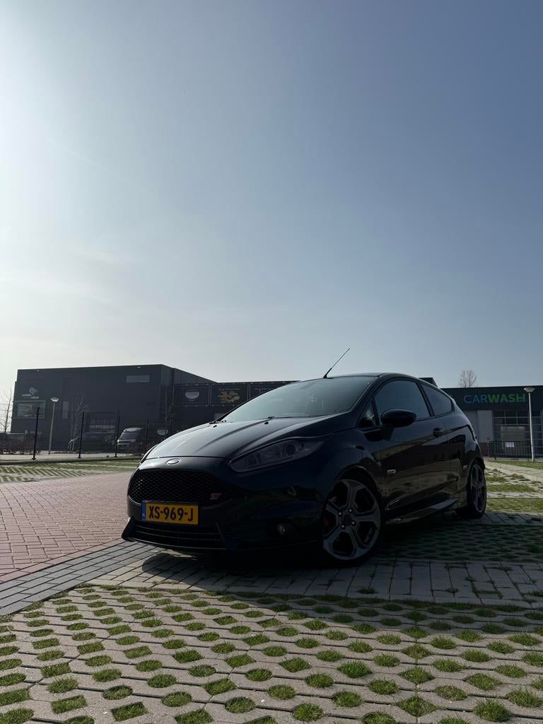 Ford Fiësta ST 1.6 Ecoboost 3DR 2013 Zwart, Auto's, Ford, Voorwielaandrijving, 1596 cc, 1063 kg, 4 cilinders