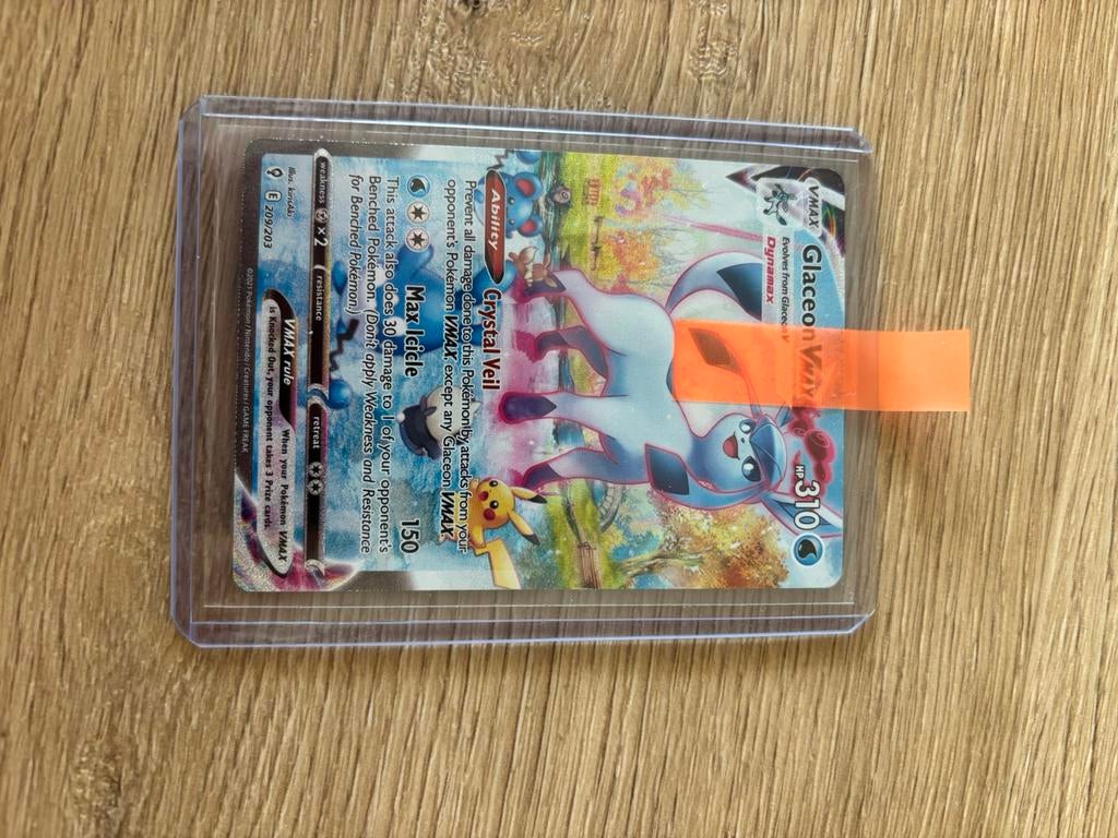 Glaceon Vmax #209 van Evolving Skies in een goede staat!, Ophalen of Verzenden, Zo goed als nieuw