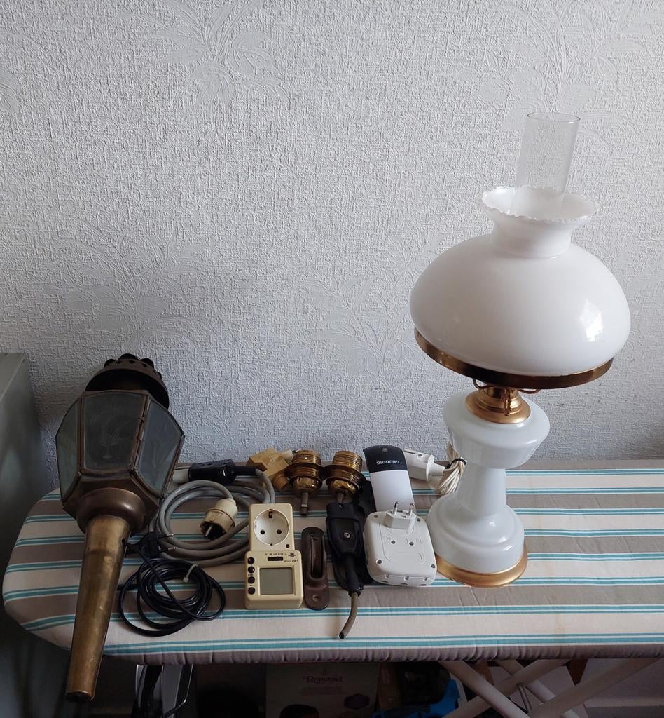 Diverse lampen en spullen, Ophalen