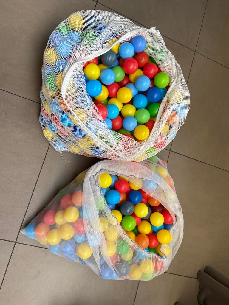 Ballenbak ballen ca. 650 stuks, Ophalen, Gebruikt