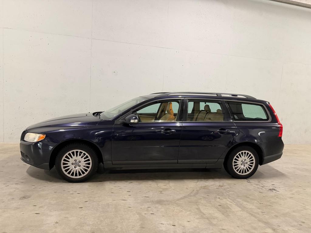 Volvo V70 2.4D Kinetic Automaat Leer Navi Clima Trekhaak Cru, Blauw, 163 pk, Diesel, Euro 4