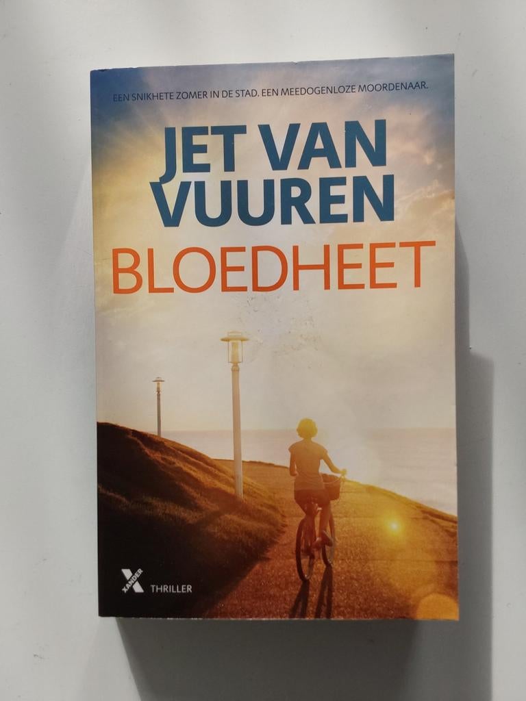Jet van Vuuren : Bloedheet, Ophalen of Verzenden, Zo goed als nieuw, Nederland, Jet van Vuuren