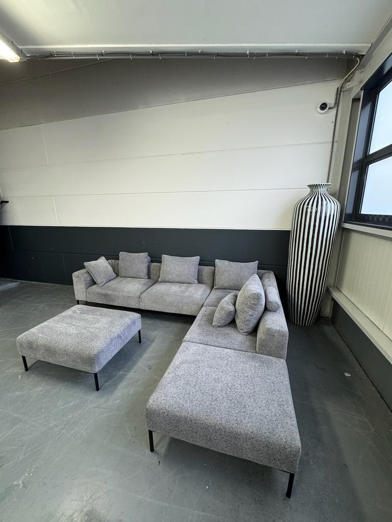 Nette Montel Sava hoekbank | Montel bank met hocker, Ophalen, Hoekbank, 300 cm of meer, Montel, Goossens, Enzo Luca