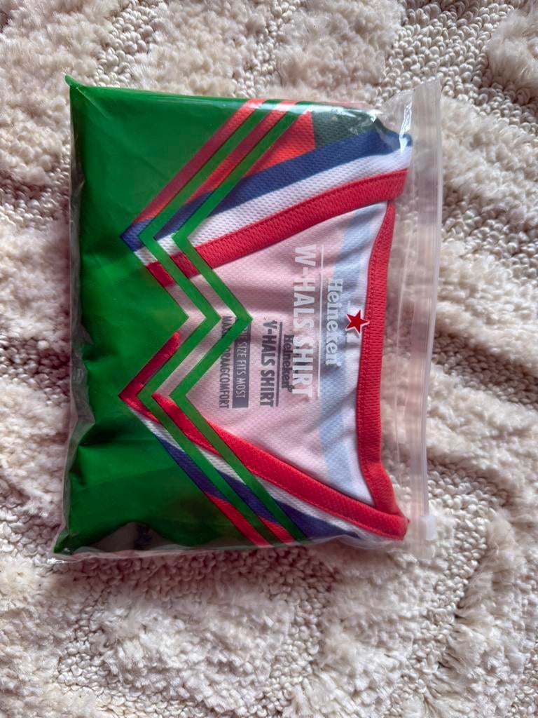 Koning voor een dag W-Hals shirt Heineken, Verzamelen, Scouting, Ophalen of Verzenden, Zo goed als nieuw, Kleding