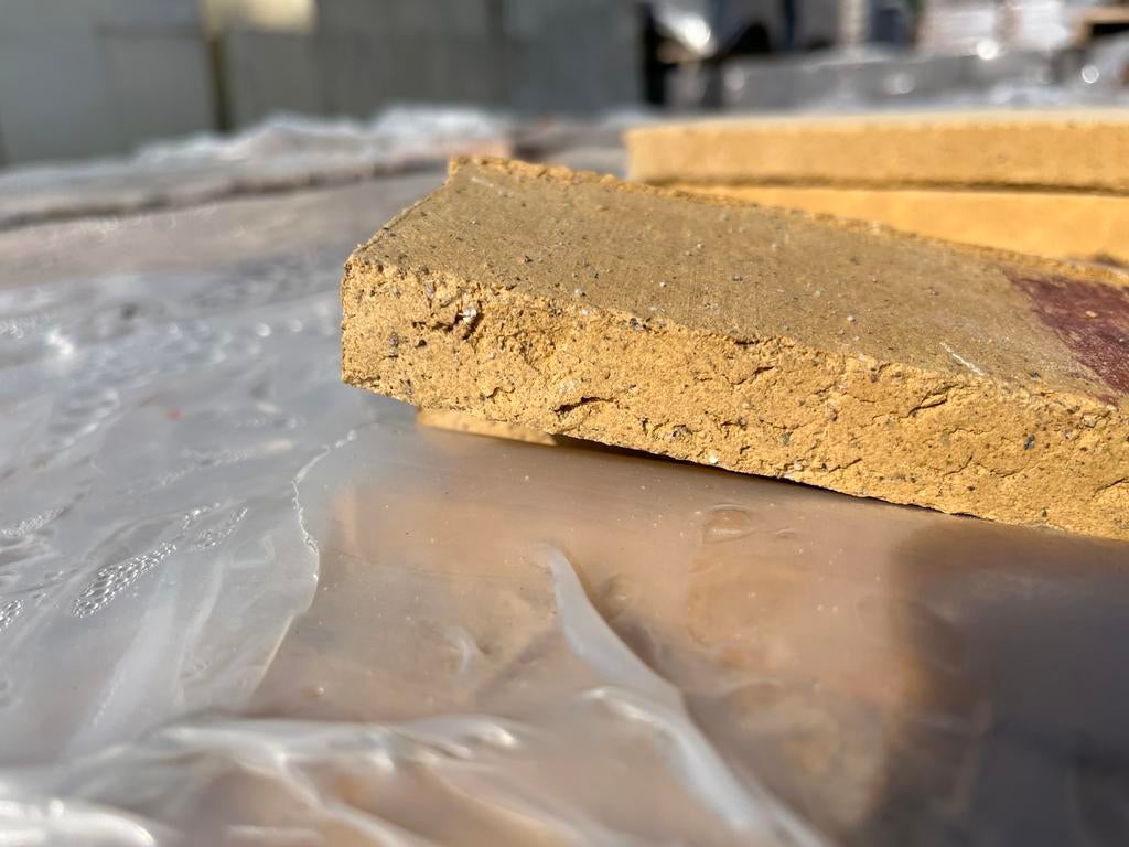 Baksteenstrippen steenstrips zand  20 euro per m2, Ophalen, Zo goed als nieuw, Bakstenen