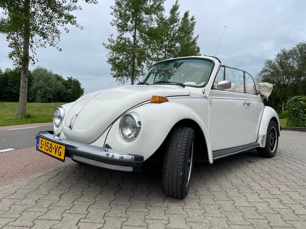Volkswagen kever cabrio cabriolet triple white 1979, Auto's, Oldtimers, Achterwielaandrijving, Cabriolet, Wit, Handgeschakeld