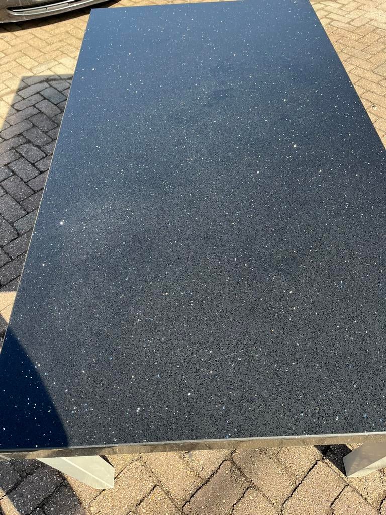 Onversleitbare marmeren eettafel met spiegeltjes effect, Huis en Inrichting, Tafels | Eettafels, 200 cm of meer, Zo goed als nieuw