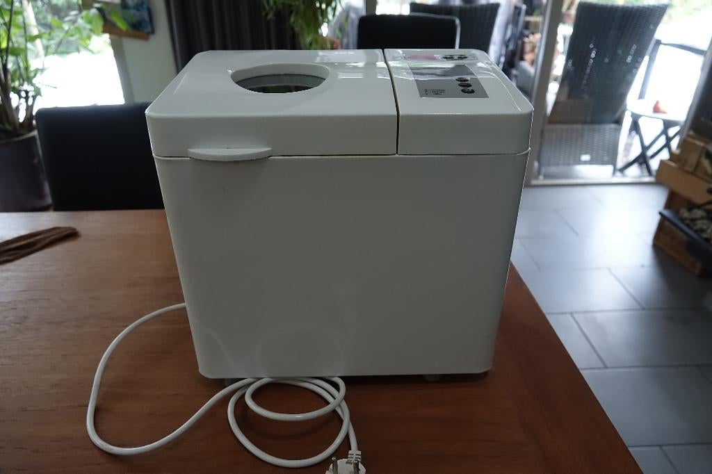 Quigg broodmachine N1002, Witgoed en Apparatuur, Broodbakmachines, Gebruikt, Met timer, 800 tot 1200 gram deeg, Kijkvenster, Ophalen