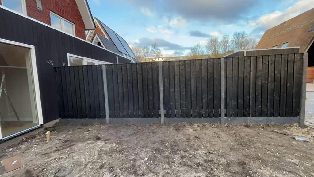 Zwarte tuinscherm | 21 planken | vanaf €125 per meter, Ophalen, Nieuw, Hout, Tuinhek