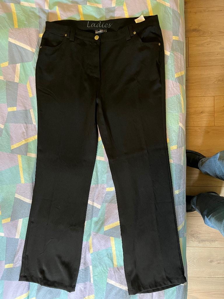 Hele mooie damespantalon, nauwelijks gedragen, Zwart, Maat 46/48 (XL) of groter, Ophalen of Verzenden, Zo goed als nieuw
