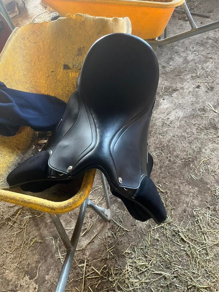 Te koop 16 inch veelzijdigheidszadel., Ophalen, Zo goed als nieuw, Overige soorten