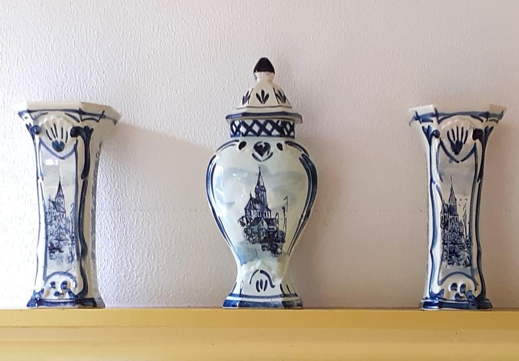 Antiek delfsblauw driedelig kaststel., Ophalen