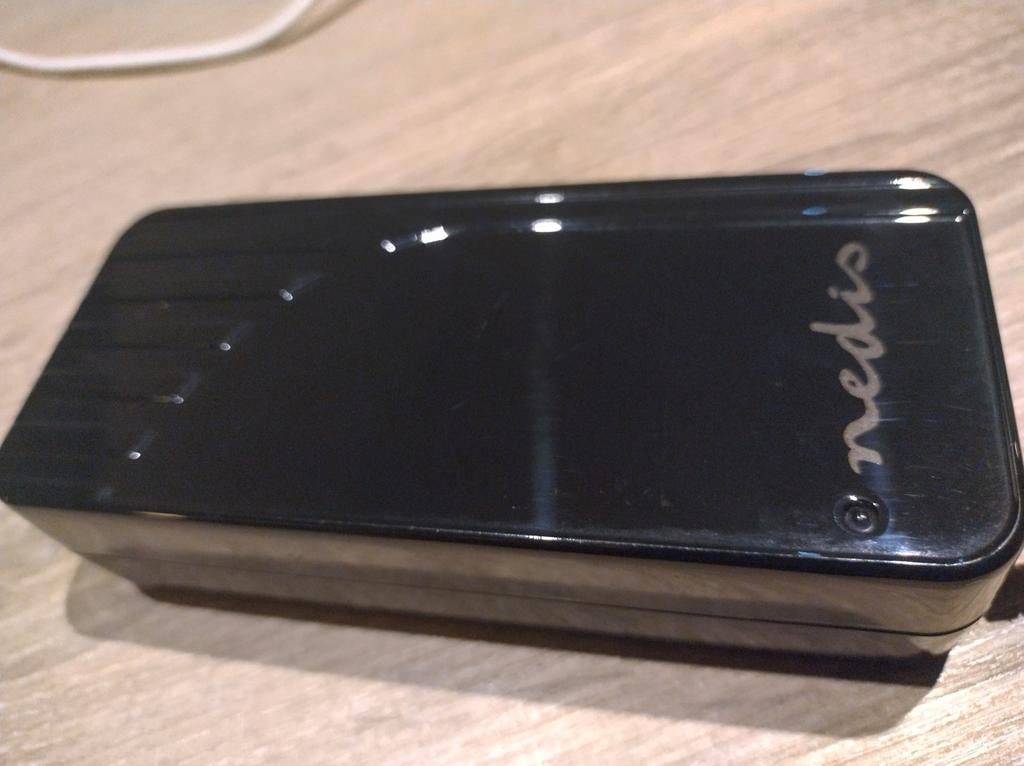 Nedis Universele Adapter 220V naar 15-24V, Ophalen of Verzenden, Gebruikt, Zonder harde schijf