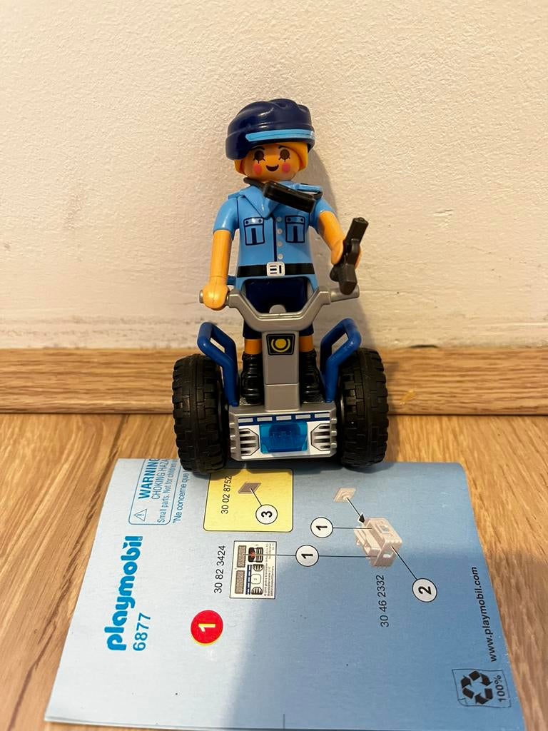 Playmobil Politieagente met balans racer 6877, Ophalen of Verzenden, Zo goed als nieuw